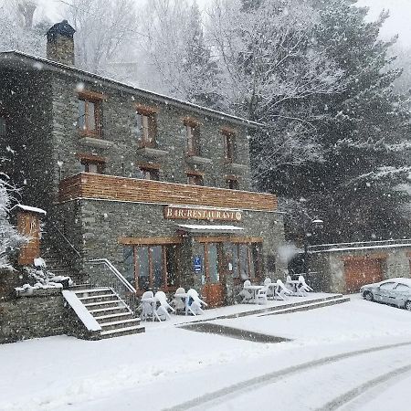Hostal Les Roquetes Керальбс Екстер'єр фото