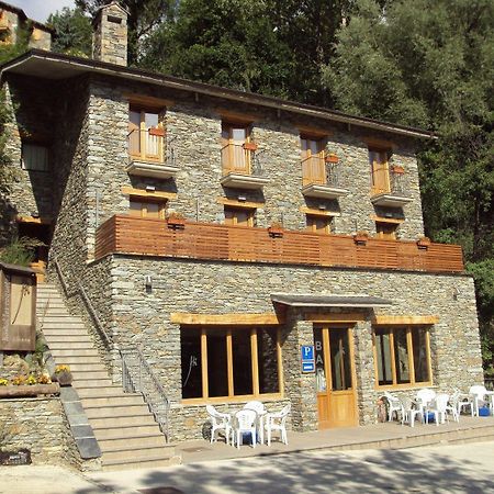Hostal Les Roquetes Керальбс Екстер'єр фото