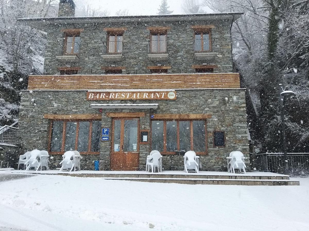 Hostal Les Roquetes Керальбс Екстер'єр фото