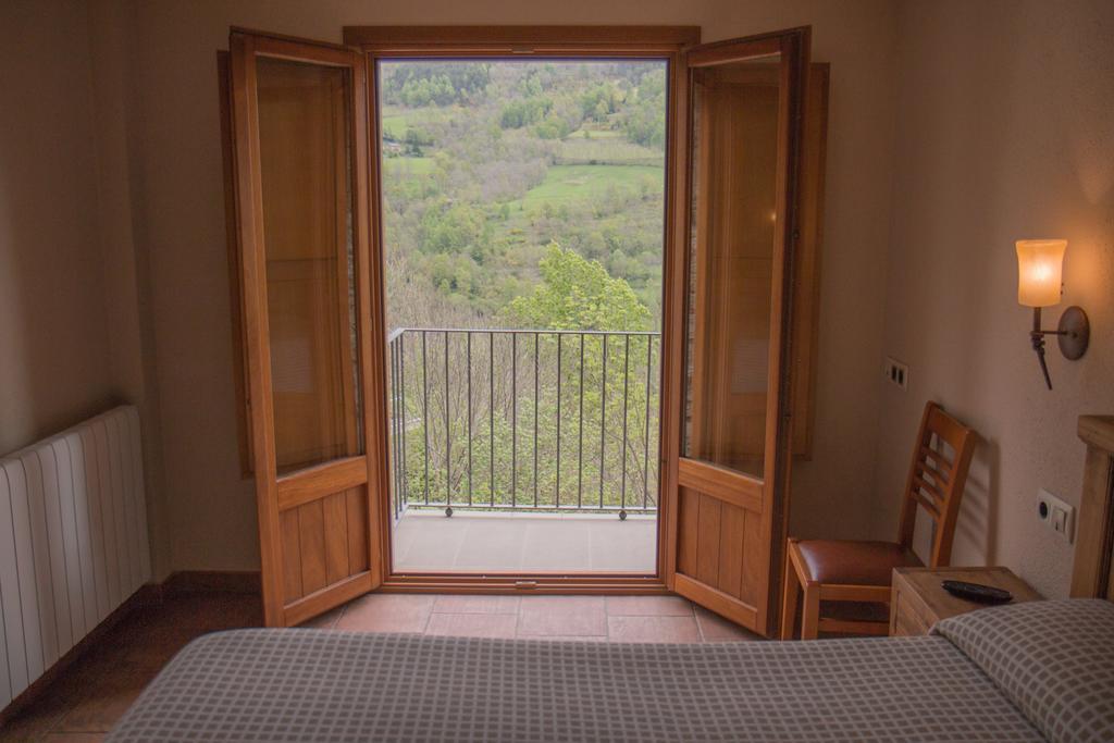 Hostal Les Roquetes Керальбс Екстер'єр фото